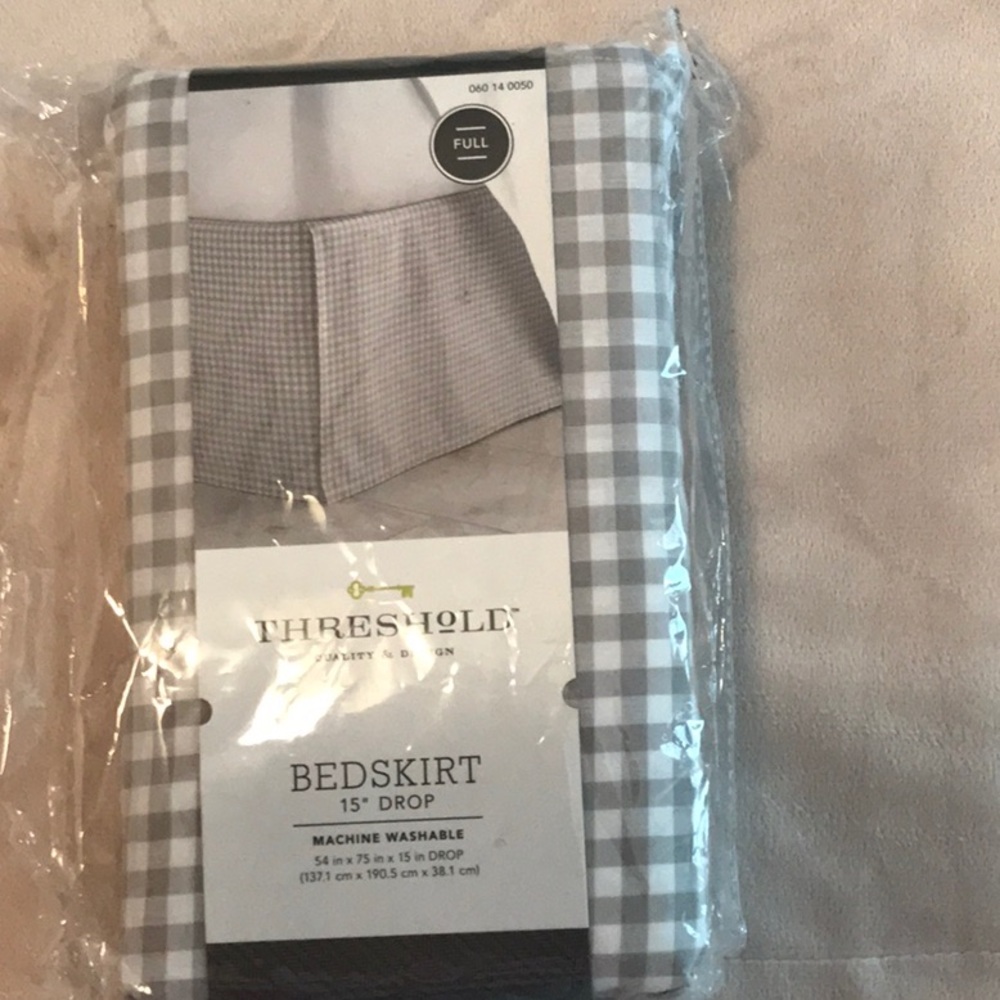 Bedskirt- Full Size - New - Gray Gingham